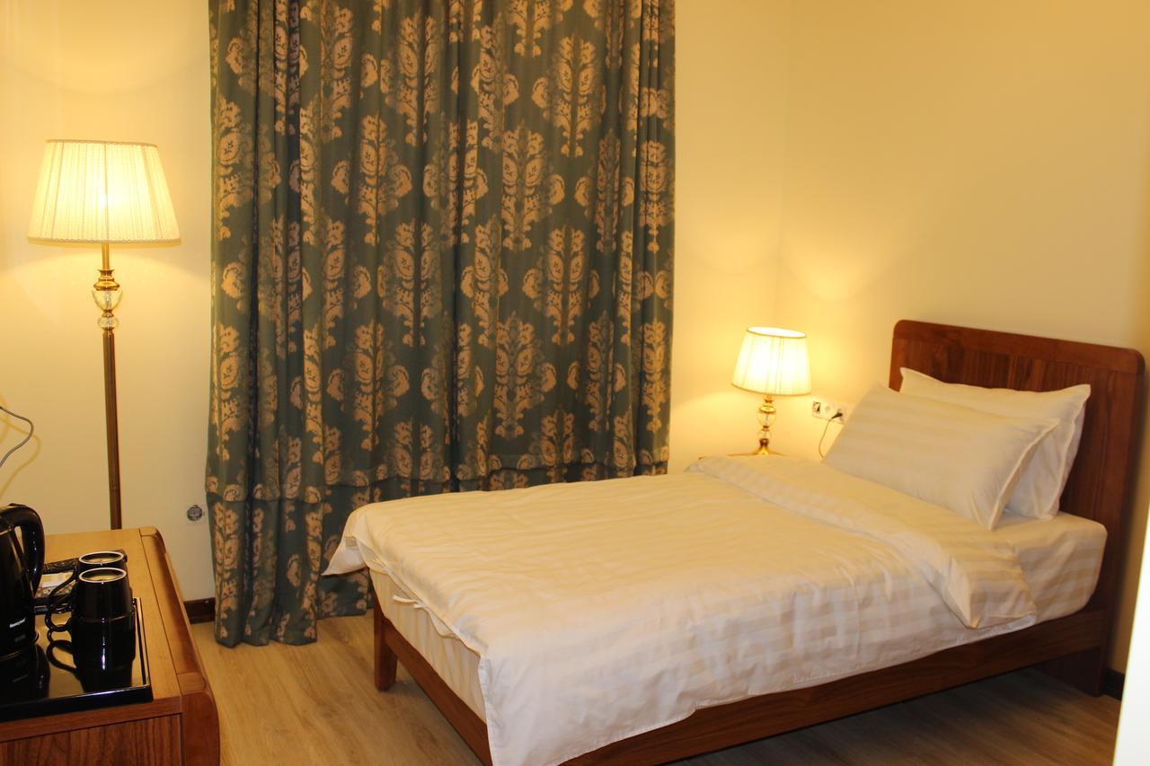 Kok-Art Hotel Jalal-Abad ภายนอก รูปภาพ