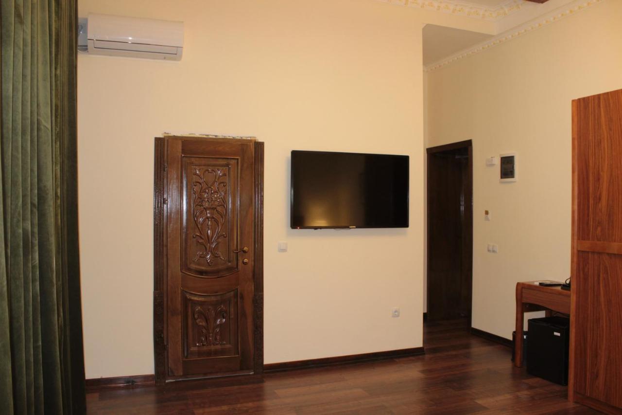 Kok-Art Hotel Jalal-Abad ภายนอก รูปภาพ