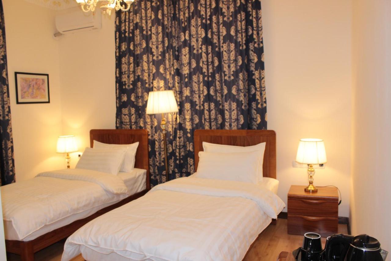Kok-Art Hotel Jalal-Abad ภายนอก รูปภาพ