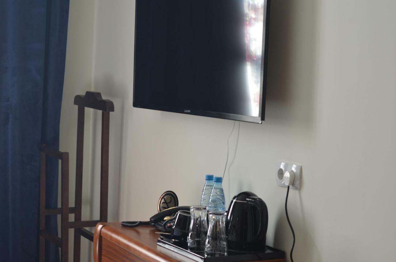 Kok-Art Hotel Jalal-Abad ภายนอก รูปภาพ