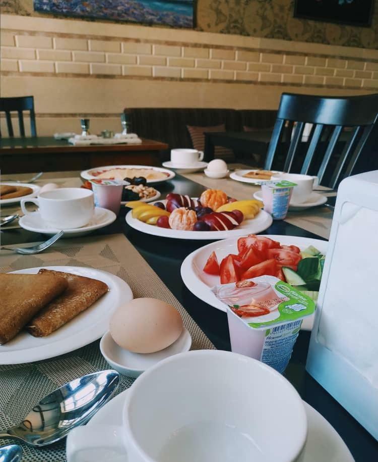 Kok-Art Hotel Jalal-Abad ภายนอก รูปภาพ